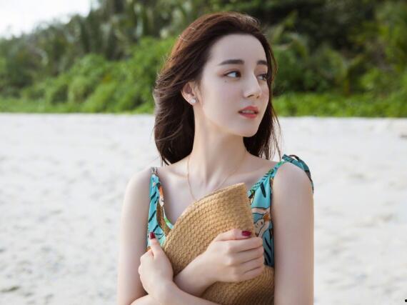 热巴迪丽照片,光影交织下的美丽瞬间